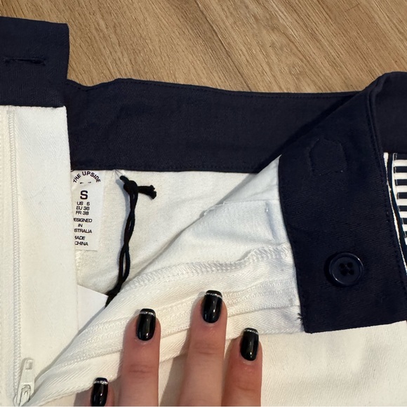 The Upside Racer Short - Picture 12 of 16